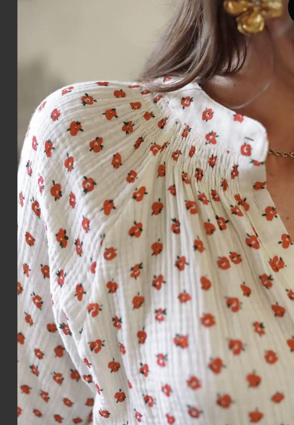 Camisa com estampa de flores